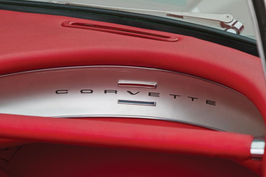  Chevrolet Corvette Roadster 1960 года  (фото 11 из 20)
